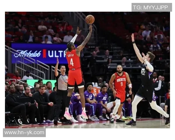 火箭球迷狂欢！球队重返季后赛赢得关键胜利